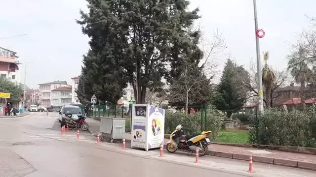 İhtiyaç sahipleri için bırakılan kıyafetleri böyle çaldı İhtiyaç sahipleri için bırakılan kıyafetleri böyle çaldı