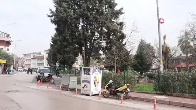 İhtiyaç sahipleri için bırakılan kıyafetleri böyle çaldı İhtiyaç sahipleri için bırakılan kıyafetleri böyle çaldı