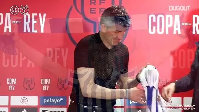 Imanol Alguacil'in Basın Toplantısındaki Kral Kupası Sevinci! Imanol Alguacil'in Basın Toplantısındaki Kral Kupası Sevinci!