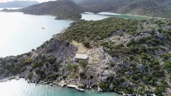 İngilizin kaçak villasına yıkım süreci başladı İngilizin kaçak villasına yıkım süreci başladı