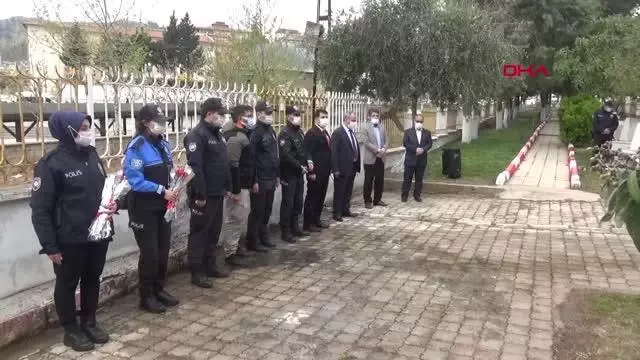 İSLAHİYE İLÇE EMNİYET MÜDÜRLÜĞÜ'NDEN ŞEHİTLİK ZİYARETİ İSLAHİYE İLÇE EMNİYET MÜDÜRLÜĞÜ'NDEN ŞEHİTLİK ZİYARETİ