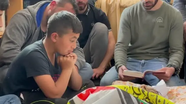 Son dakika haberleri! İsrail askerlerinin Kudüs'te şehit ettiği Filistinli Mansur son yolculuğuna uğurlandı Son dakika haberleri! İsrail askerlerinin Kudüs'te şehit ettiği Filistinli Mansur son yolculuğuna uğurlandı