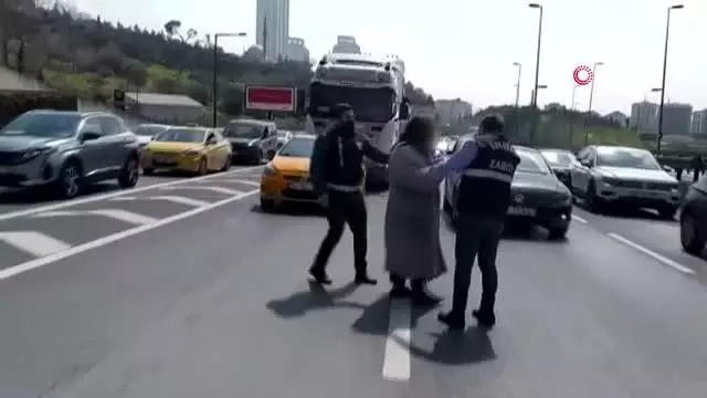 İstanbul'da 'dilenci' operasyonu: 11 kişiye işlem yapıldı İstanbul'da 'dilenci' operasyonu: 11 kişiye işlem yapıldı