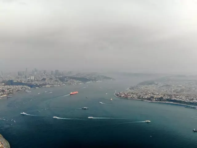 İstanbul'da sabah saatlerinde sis etkili oldu İstanbul'da sabah saatlerinde sis etkili oldu