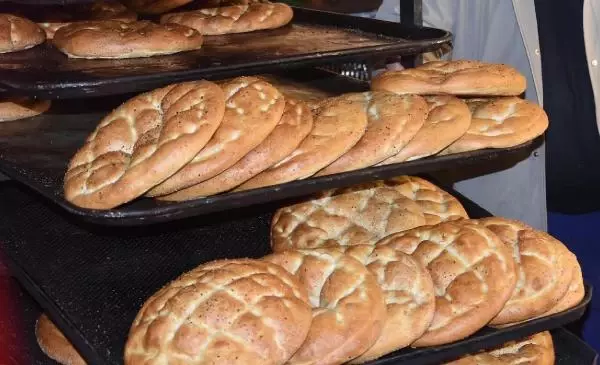 İzmir'de ramazan pidesi 3 liradan satılacak İzmir'de ramazan pidesi 3 liradan satılacak
