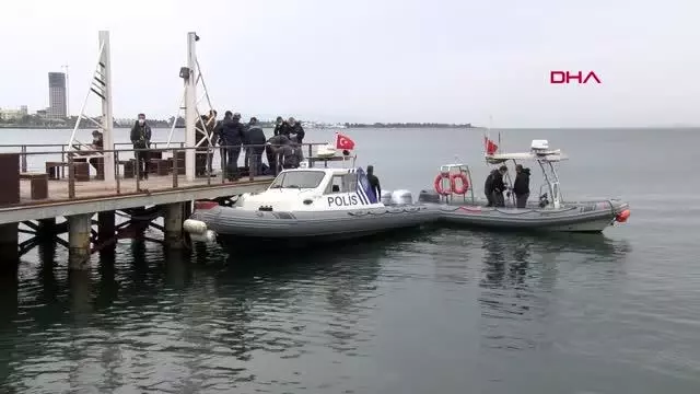 İZMİR'DE SAHİLE ERKEK CESEDİ VURDU İZMİR'DE SAHİLE ERKEK CESEDİ VURDU