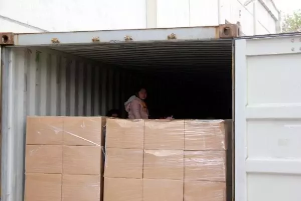 İzmir'deki depoda 1'i TIR'a yüklü 3 konteynerden 91 kaçak göçmen çıktı - Yeniden İzmir'deki depoda 1'i TIR'a yüklü 3 konteynerden 91 kaçak göçmen çıktı - Yeniden
