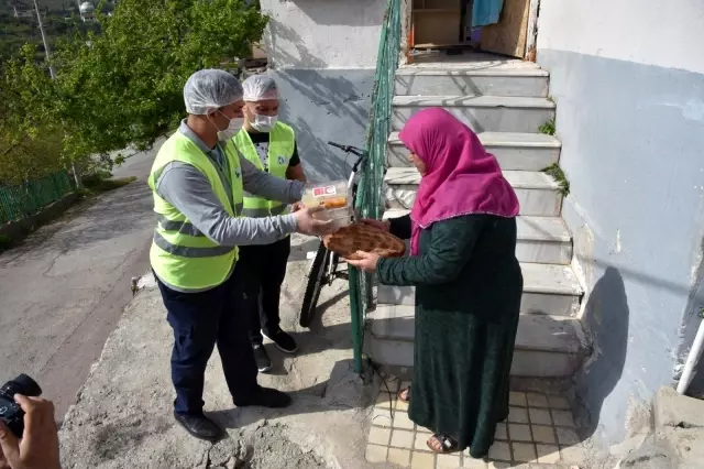 İzmit Belediyesi'den Ramazan yardımı İzmit Belediyesi'den Ramazan yardımı