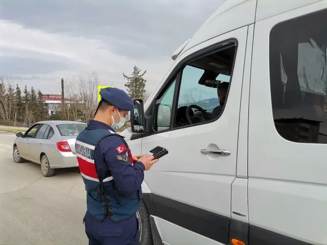 Jandarmadan toplu taşıma araçlarında HES ve FİTAŞ uygulaması Jandarmadan toplu taşıma araçlarında HES ve FİTAŞ uygulaması