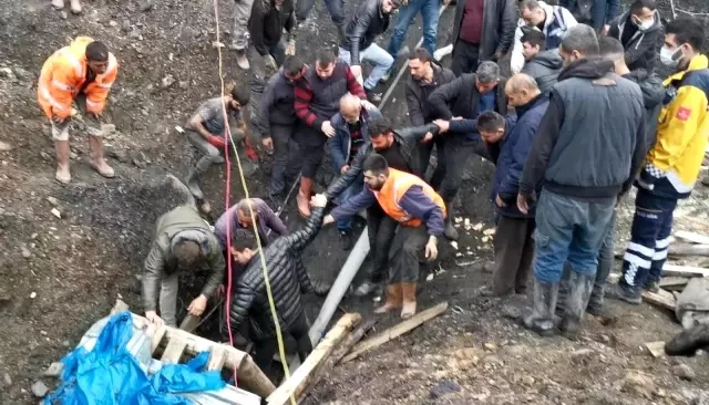 Kaçak maden ocağında mahsur kalan işçi çıkarıldı Kaçak maden ocağında mahsur kalan işçi çıkarıldı