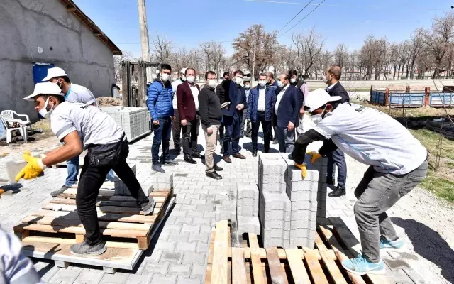 Karatay'da bu yıl kilit parke taş hedefi 1 milyon metrekare Karatay'da bu yıl kilit parke taş hedefi 1 milyon metrekare