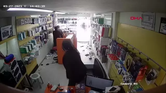 'KARDEŞİMİZDEN BOŞAN' DİYE 40 DAKİKA DÖVÜP, VÜCUDUNA KAYNAR SU DÖKTÜLER 'KARDEŞİMİZDEN BOŞAN' DİYE 40 DAKİKA DÖVÜP, VÜCUDUNA KAYNAR SU DÖKTÜLER