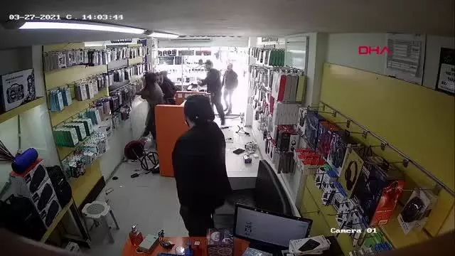 'KARDEŞİMİZDEN BOŞAN' DİYE 40 DAKİKA DÖVÜP, VÜCUDUNA KAYNAR SU DÖKTÜLER 'KARDEŞİMİZDEN BOŞAN' DİYE 40 DAKİKA DÖVÜP, VÜCUDUNA KAYNAR SU DÖKTÜLER