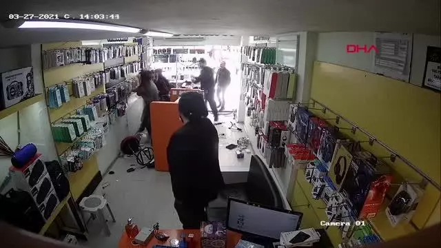 'KARDEŞİMİZDEN BOŞAN' DİYE 40 DAKİKA DÖVÜP, VÜCUDUNA KAYNAR SU DÖKTÜLER 'KARDEŞİMİZDEN BOŞAN' DİYE 40 DAKİKA DÖVÜP, VÜCUDUNA KAYNAR SU DÖKTÜLER