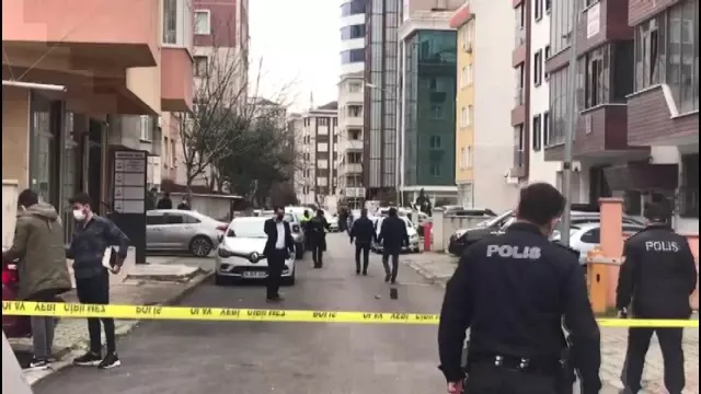 Kartal'da avukatlık bürosuna silahlı saldırı: 2 ölü, 3 yaralı Kartal'da avukatlık bürosuna silahlı saldırı: 2 ölü, 3 yaralı