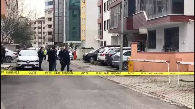 Kartal'da avukatlık bürosuna silahlı saldırı: 2 ölü, 3 yaralı Kartal'da avukatlık bürosuna silahlı saldırı: 2 ölü, 3 yaralı