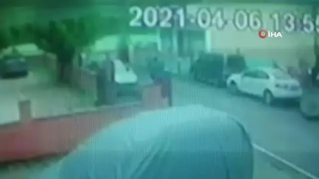 Son dakika haberi! Kartal'da bir avukatlık bürosunda miras davasında uzlaşma amacıyla bir araya gelen akrabalardan biri, silahını çekerek akrabalarına kurşun yağdırdı Son dakika haberi! Kartal'da bir avukatlık bürosunda miras davasında uzlaşma amacıyla bir araya gelen akrabalardan biri, silahını çekerek akrabalarına kurşun yağdırdı