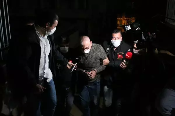 Kartal'da avukatlık bürosunda silahlı saldırı: 4 ölü; 1 yaralı Kartal'da avukatlık bürosunda silahlı saldırı: 4 ölü; 1 yaralı