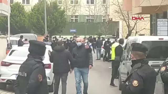 KARTAL'DA AVUKATLIK BÜROSUNDA SİLAHLI SALDIRI : 3 ÖLÜ KARTAL'DA AVUKATLIK BÜROSUNDA SİLAHLI SALDIRI : 3 ÖLÜ
