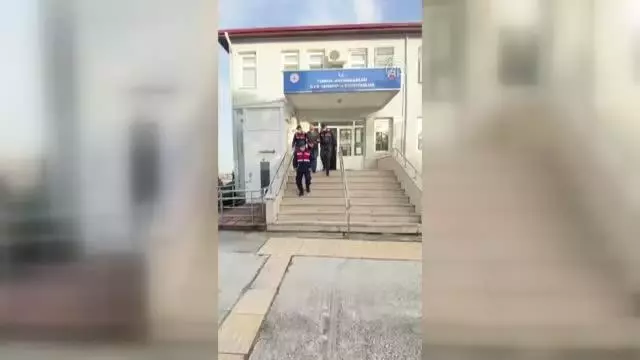 Son dakika haber! Kartal'daki bir avukatlık bürosunda silahlı kavga - Zanlı yakalandı Son dakika haber! Kartal'daki bir avukatlık bürosunda silahlı kavga - Zanlı yakalandı