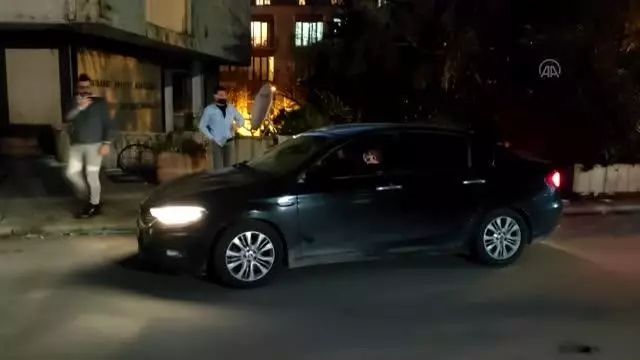 Kartal'daki bir avukatlık bürosunda silahlı kavga - Zanlı Asayiş Şube Müdürlüğü'ne getirildi Kartal'daki bir avukatlık bürosunda silahlı kavga - Zanlı Asayiş Şube Müdürlüğü'ne getirildi