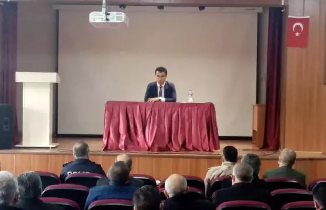 Kaymakam İnam, muhtarlarla buluştu Kaymakam İnam, muhtarlarla buluştu