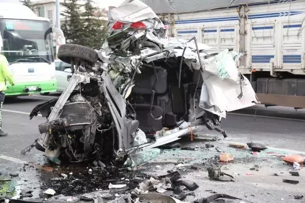 MANİSA TURGUTLU'DA FIRTINADA AĞAÇLAR DEVRİLDİ MANİSA TURGUTLU'DA FIRTINADA AĞAÇLAR DEVRİLDİ