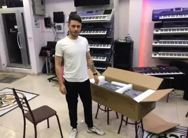 Kendisini başından vuran genç 12 gün sonra hayatını kaybetti Kendisini başından vuran genç 12 gün sonra hayatını kaybetti
