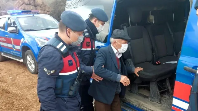 Kırıkkale'de bir kişiyi zorla alıkoyan şahıs gözaltında Kırıkkale'de bir kişiyi zorla alıkoyan şahıs gözaltında