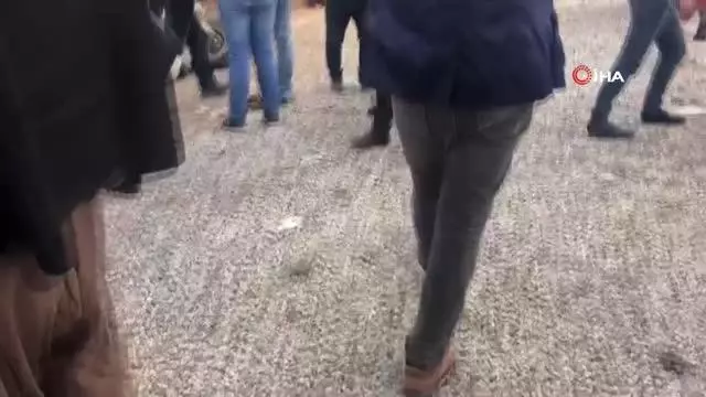 Kontrolden çıkan kamyonet takla attı: 2 ölü, 4 yaralı Kontrolden çıkan kamyonet takla attı: 2 ölü, 4 yaralı