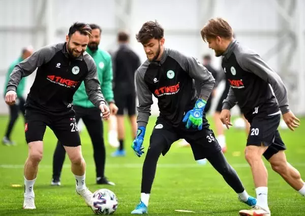 Konyaspor'da 3 oyuncu Ankaragücü maçında forma giyemeyecek Konyaspor'da 3 oyuncu Ankaragücü maçında forma giyemeyecek
