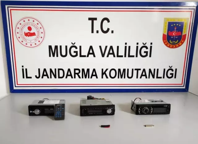Köyceğiz'de otomobil hırsızları yakalandı Köyceğiz'de otomobil hırsızları yakalandı