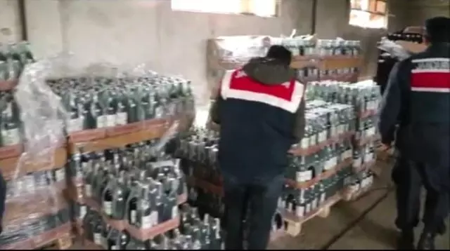 Kümes görünümlü kaçak içki imalatına baskın Kümes görünümlü kaçak içki imalatına baskın
