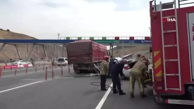 Kamyona arkadan çarpan sürücü hayatını kaybetti Kamyona arkadan çarpan sürücü hayatını kaybetti