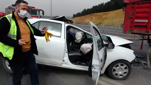 Kamyona arkadan çarpan sürücü hayatını kaybetti Kamyona arkadan çarpan sürücü hayatını kaybetti