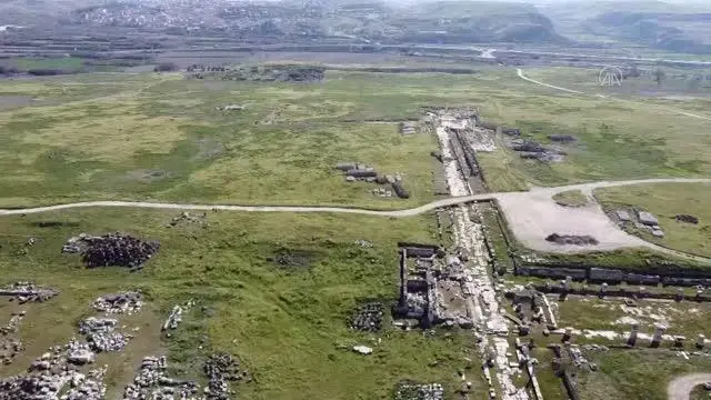 Laodikya Antik Tiyatrosu, 1600 yıllık hasretin ardından izleyicilerini ağırlamak için gün sayıyor Laodikya Antik Tiyatrosu, 1600 yıllık hasretin ardından izleyicilerini ağırlamak için gün sayıyor