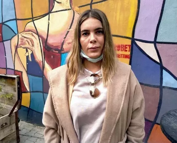 İZMİR-LAZER EPİLASYONDA BACAKLARINDA 'YANIK OLUŞTUĞU' İDDİASIYLA ŞİKAYETÇİ OLDU İZMİR-LAZER EPİLASYONDA BACAKLARINDA 'YANIK OLUŞTUĞU' İDDİASIYLA ŞİKAYETÇİ OLDU