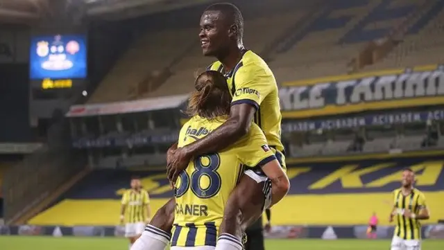 Caner, who was angry with his friend in the match, swore in a sinister, which was heard on the screens Caner, who was angry with his friend in the match, swore in a sinister, which was heard on the screens