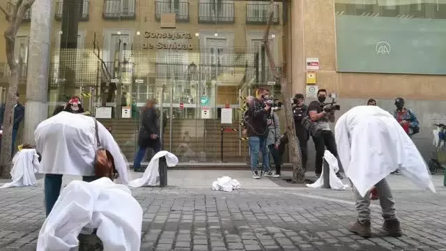 Son dakika haber | Madrid'de doktorlar son 1 yılda 15. kez eylem yaptı Son dakika haber | Madrid'de doktorlar son 1 yılda 15. kez eylem yaptı