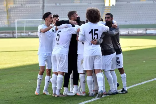 Manisa FK şampiyonluk için son virajlarda Manisa FK şampiyonluk için son virajlarda