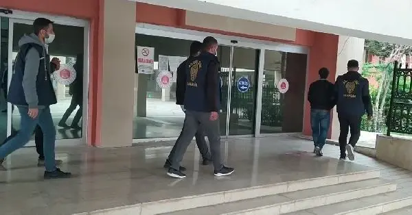 Mardin'de iş yerlerinden hırsızlığa 3 tutuklama Mardin'de iş yerlerinden hırsızlığa 3 tutuklama
