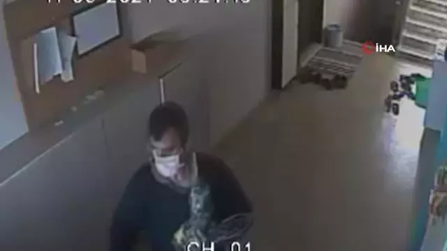 Matkap hırsızı önce kameraya sonra polise yakalandı Matkap hırsızı önce kameraya sonra polise yakalandı