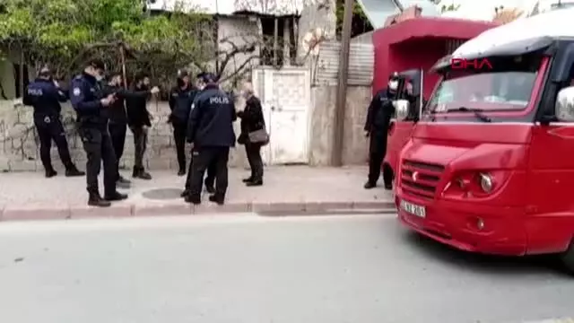 Minibüs sürücüsü tabancayla ayaklarından vuruldu Minibüs sürücüsü tabancayla ayaklarından vuruldu