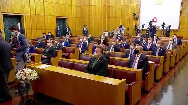 MHP Genel Başkanı Bahçeli: 'İbreti alem için, 104 emekli amiralin rütbeleri sökülmelidir' MHP Genel Başkanı Bahçeli: 'İbreti alem için, 104 emekli amiralin rütbeleri sökülmelidir'