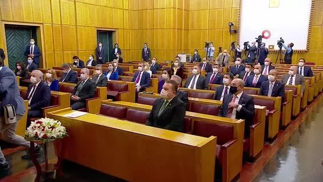 MHP Genel Başkanı Bahçeli: 'İbreti alem için, 104 emekli amiralin rütbeleri sökülmelidir' MHP Genel Başkanı Bahçeli: 'İbreti alem için, 104 emekli amiralin rütbeleri sökülmelidir'