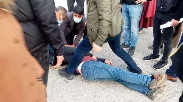 ADIYAMAN MOTOSİKLET YAYALARA ÇARPTI 4 YARALI ADIYAMAN MOTOSİKLET YAYALARA ÇARPTI 4 YARALI