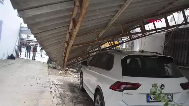 MUĞLA BODRUM'DA 'FIRTINA' GÜNLÜK YAŞAMI OLUMSUZ ETKİLEDİ MUĞLA BODRUM'DA 'FIRTINA' GÜNLÜK YAŞAMI OLUMSUZ ETKİLEDİ