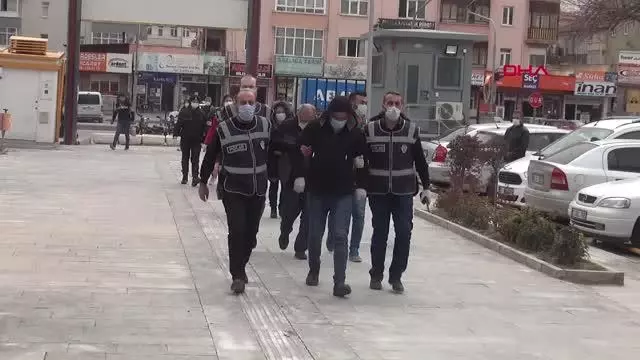 NİĞDE'DE 'FUHUŞ' OPERASYONU 3'Ü KADIN 5 GÖZALTI NİĞDE'DE 'FUHUŞ' OPERASYONU 3'Ü KADIN 5 GÖZALTI