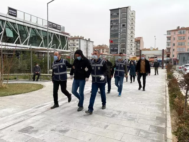 Niğde'de fuhuş operasyonu: 3'ü yabancı uyruklu 5 gözaltı Niğde'de fuhuş operasyonu: 3'ü yabancı uyruklu 5 gözaltı