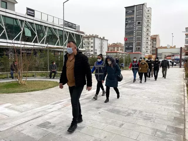 Niğde'de fuhuş operasyonu: 3'ü yabancı uyruklu 5 gözaltı Niğde'de fuhuş operasyonu: 3'ü yabancı uyruklu 5 gözaltı